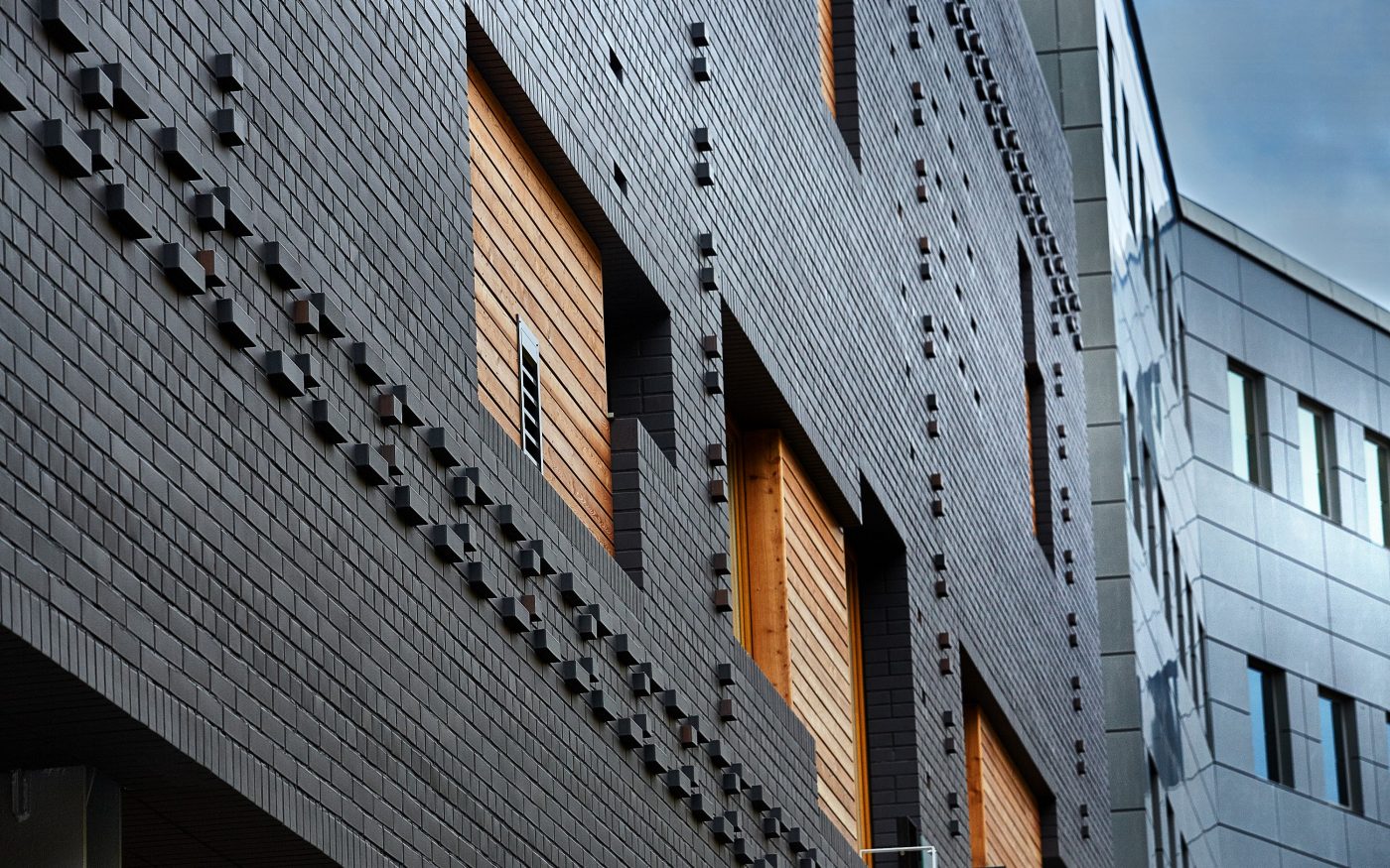 Dom Kultury KADR w Warszawie z elewacją z cegły Matrix