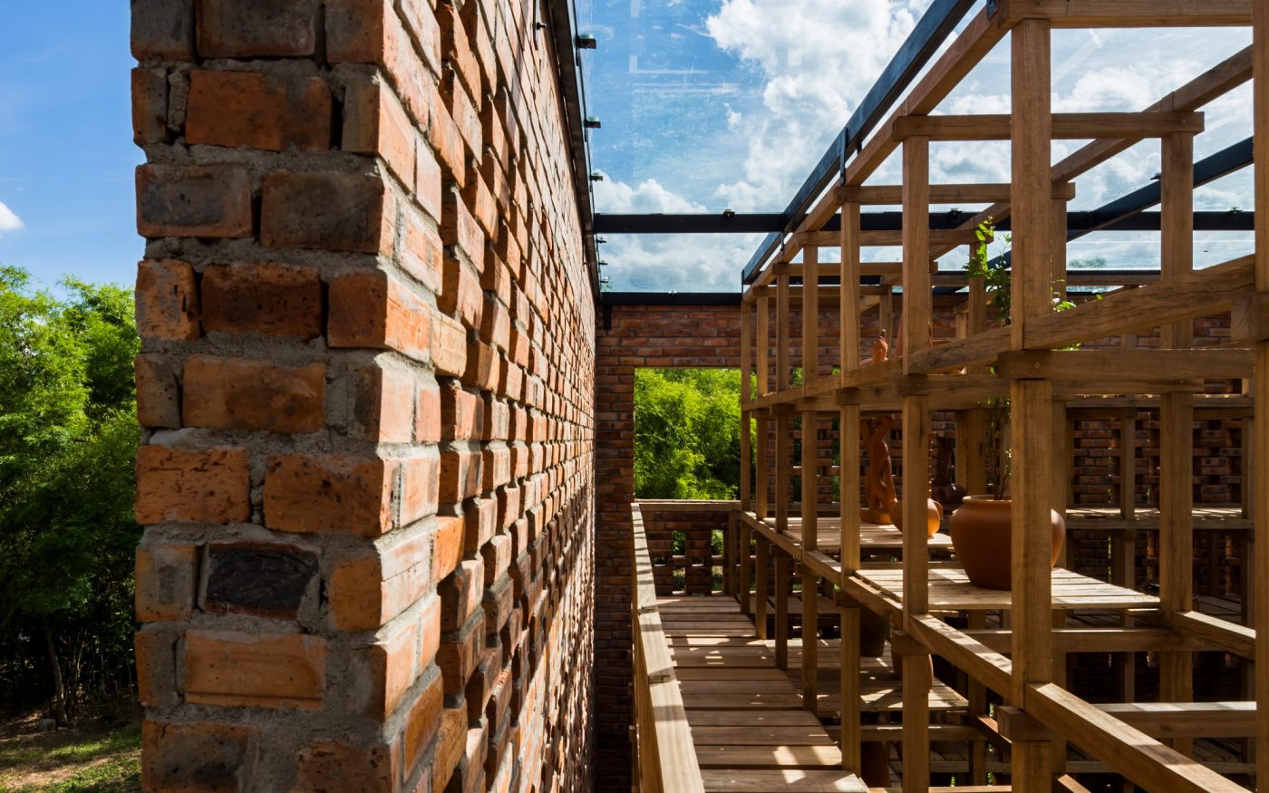 Terra Cotta Studio; Brick Award 2018 Category Winner Category "Working Together"; Tropical Space, Photo:  Oki Hiroyuki